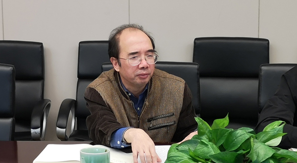 中心组学习01.jpg